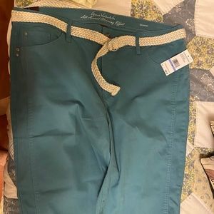 Gloria Vanderbilt Mila Capri Neptune Breeze 18